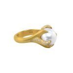 22 Karat Gold South Sea White Pearl Pave Diamond Ring